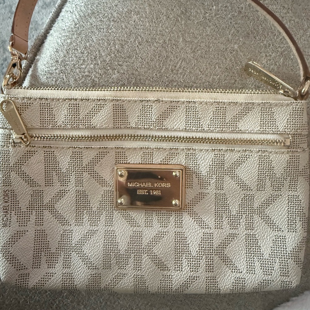 Michael Kors Cream Shoulder Bag
